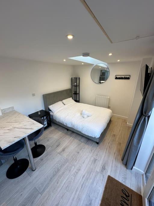 Whitsun Studio - Brand New Listing! Bristol Exterior foto